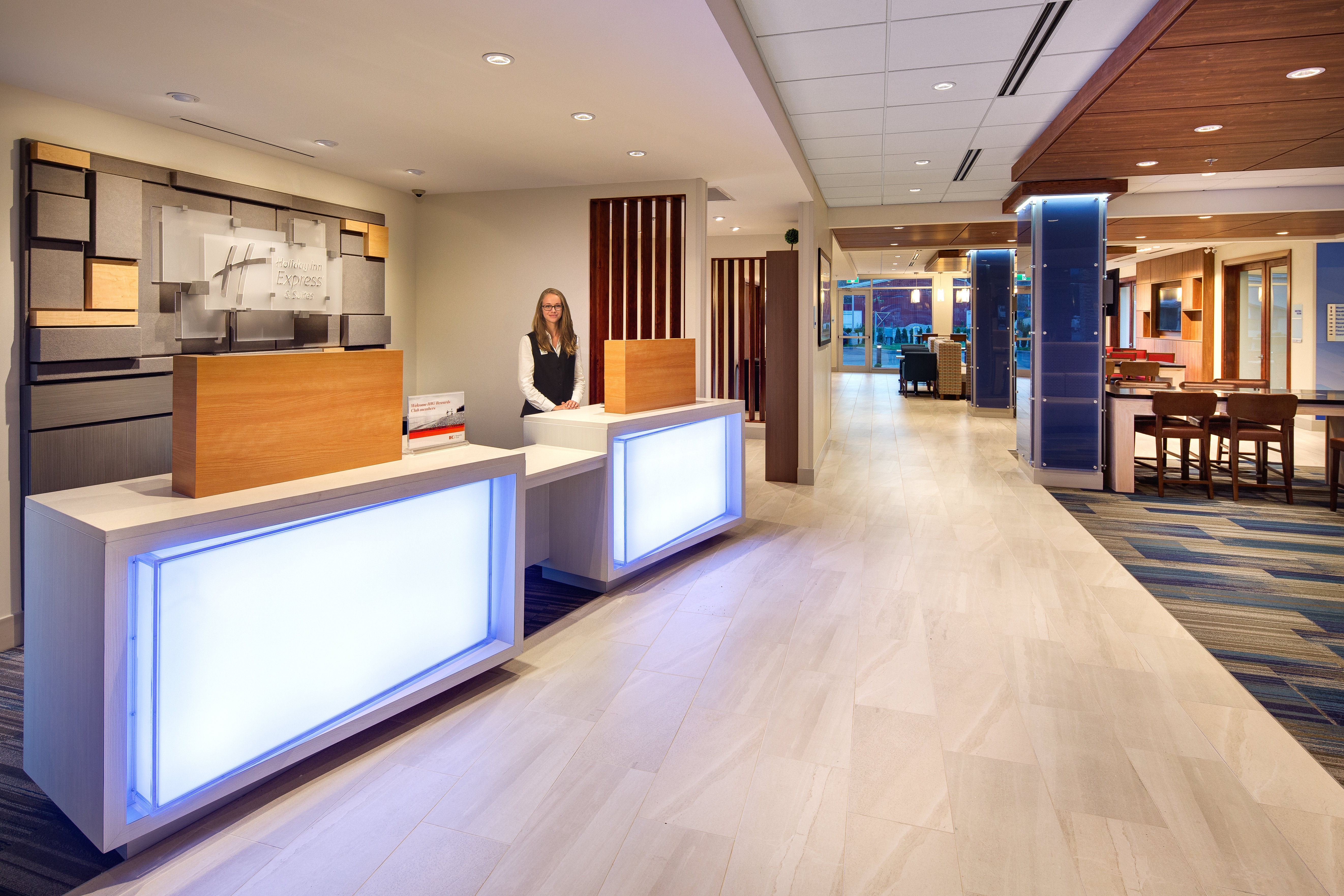 Holiday Inn Express Suites Terrace 4/55