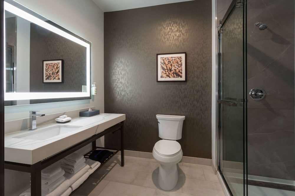 La Quinta Inn & Suites By Wyndham Galt Lodi North 53/56