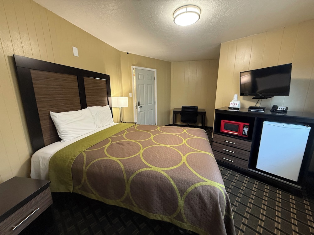 ROOM, QUEEN BED
