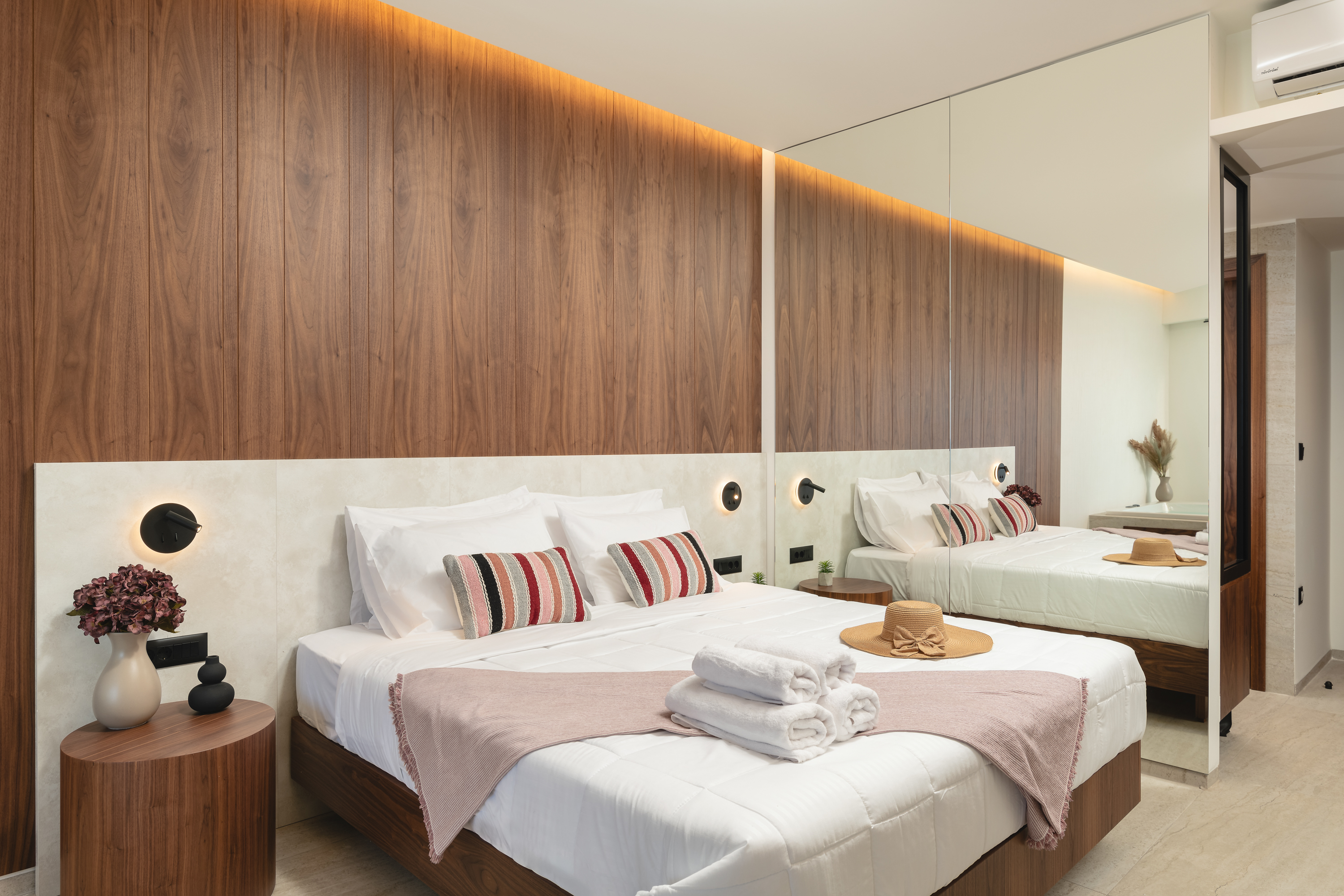 JUNIOR SUITE, SEA FRONT, BALCONY