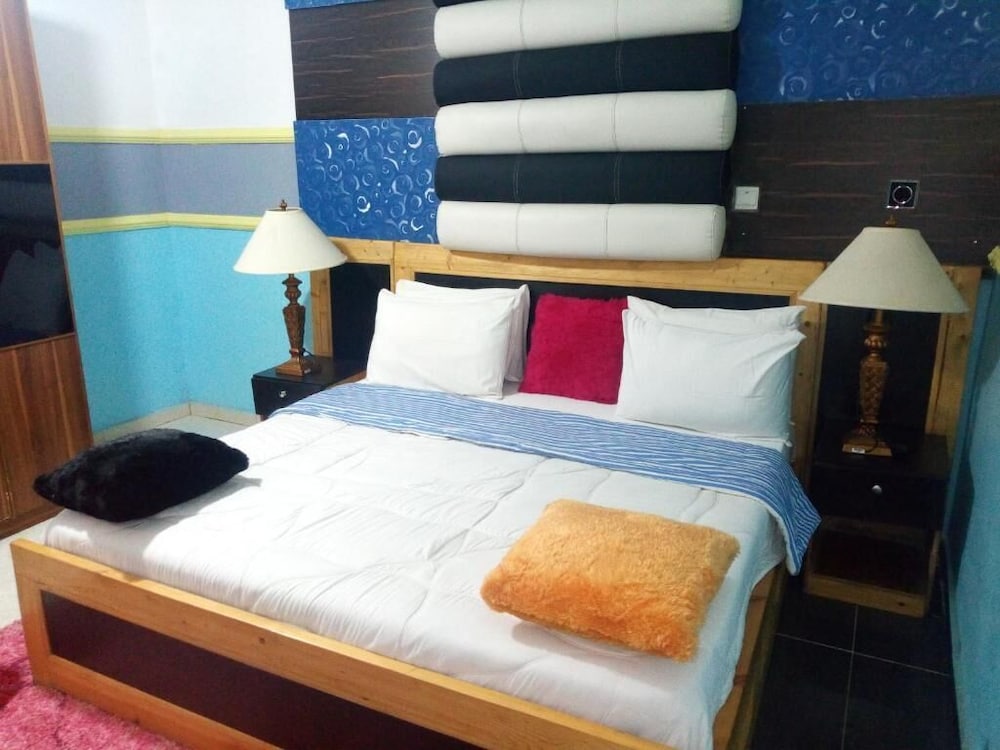 E-Class Resorts 10/21