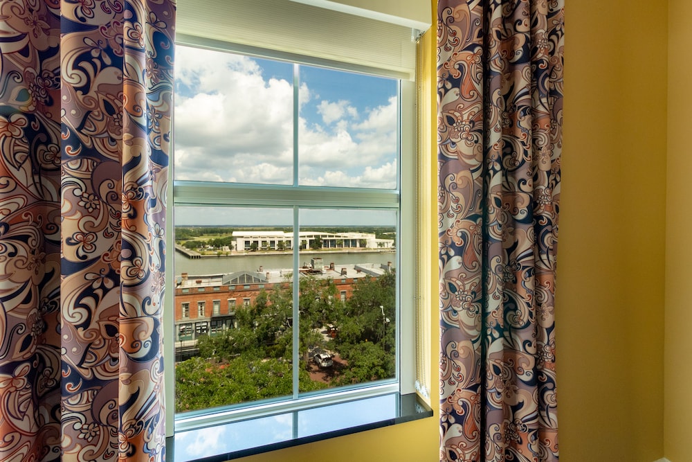 Holiday Inn Express Savannah Historic District in SAVANNAH - GA
