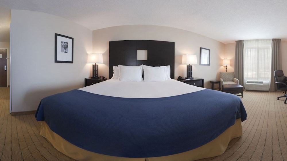 Holiday Inn Express Hotel Suites Albuquerque Airport 13/44