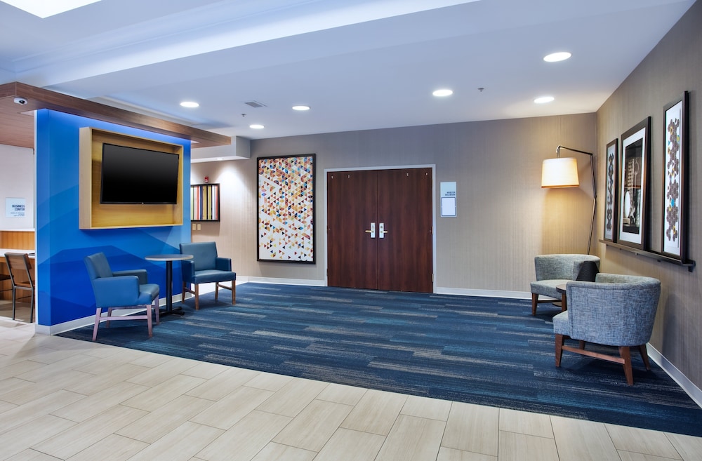 Holiday Inn Express & Suites Rochester Webster, an IHG Hotel 10/50