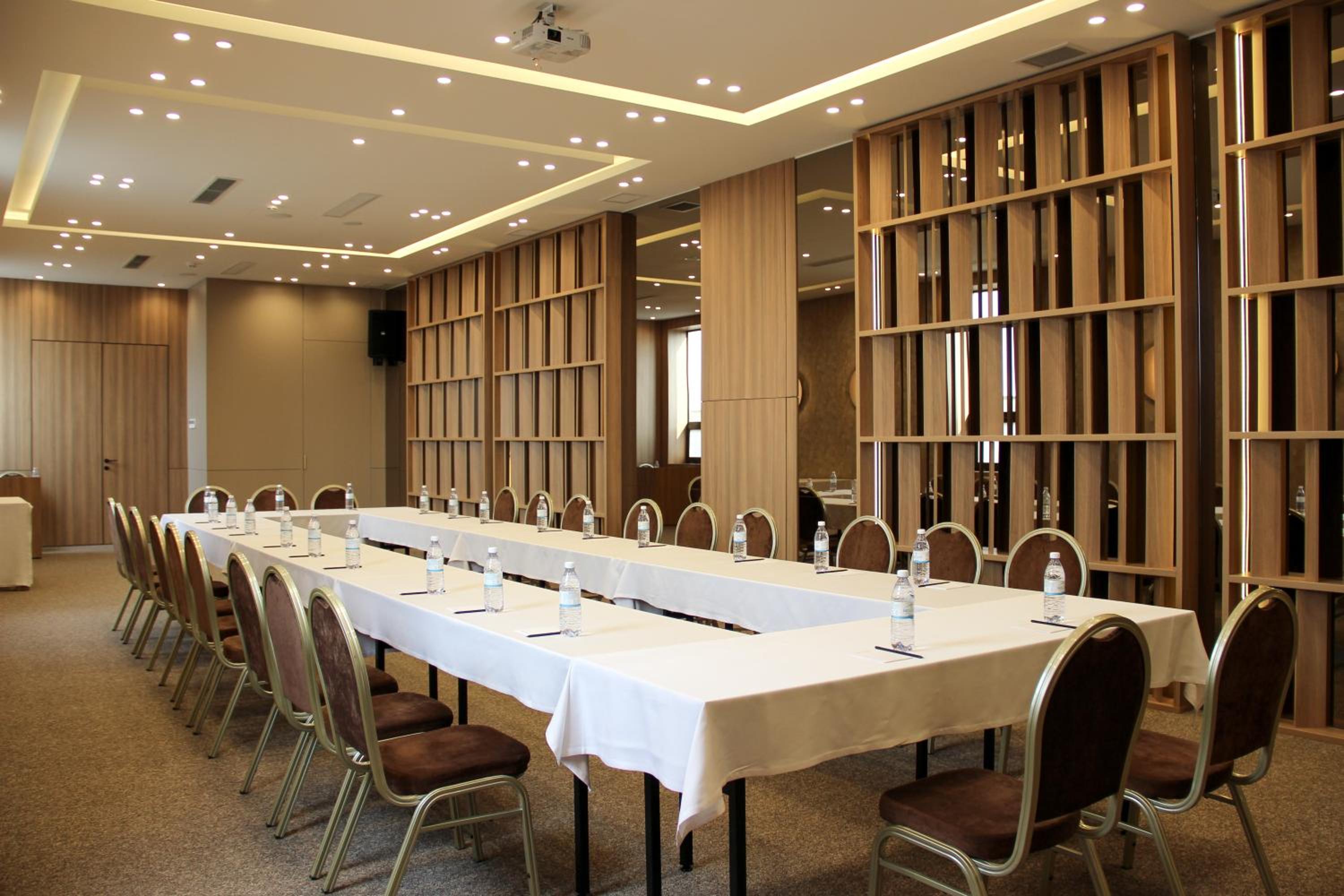 Resident Hotel Abay 22/23