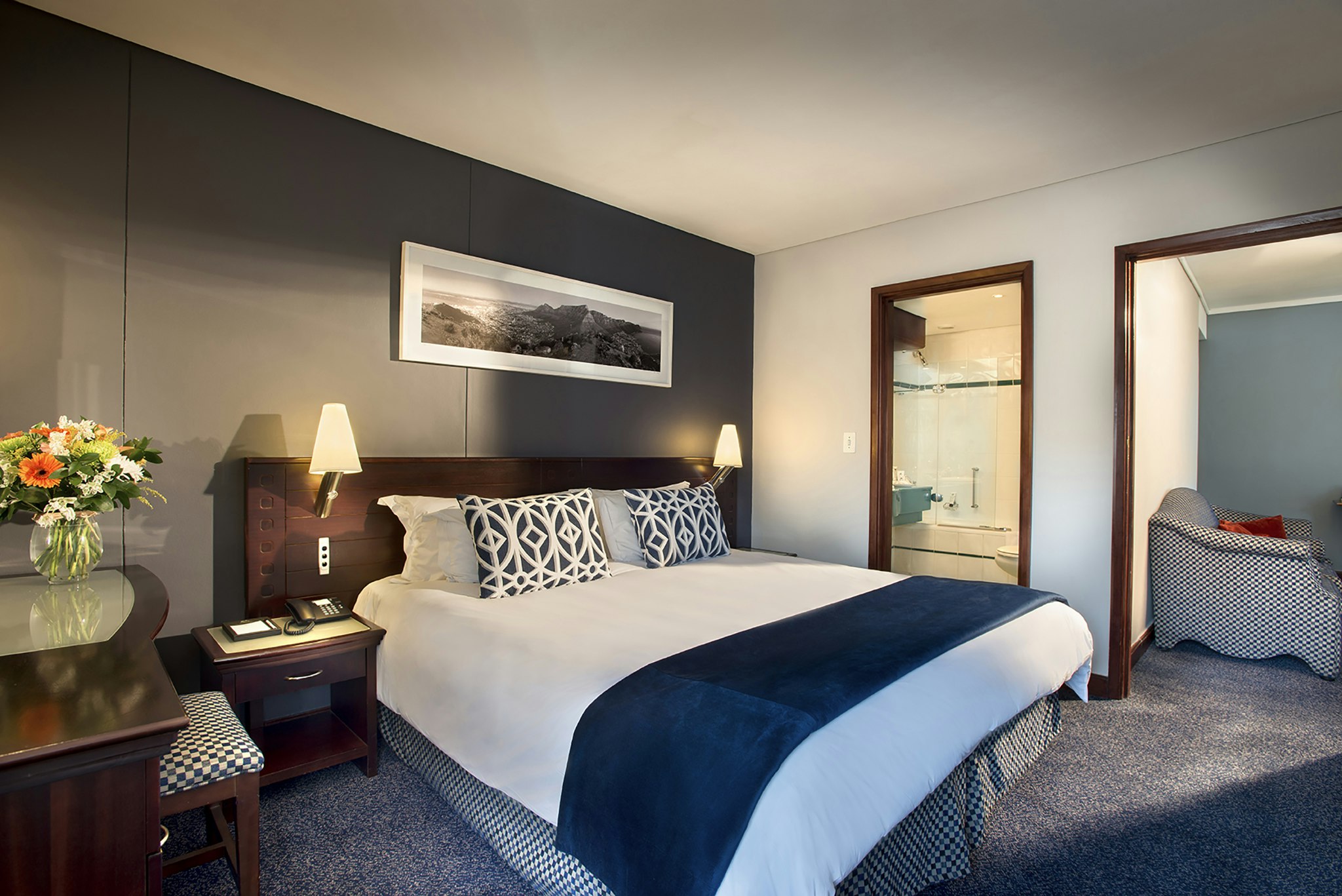 The Commodore Hotel 28/62