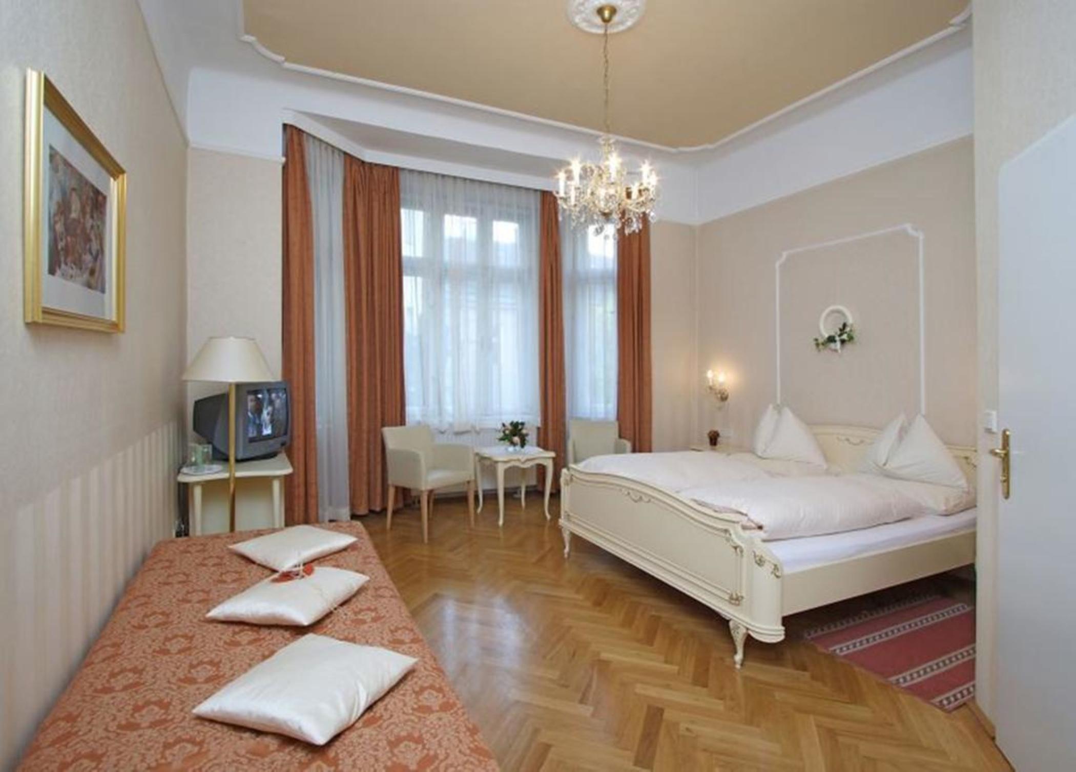 غرفة قياسية ثلاثية، Hotel Pension Baronesse 5/8
