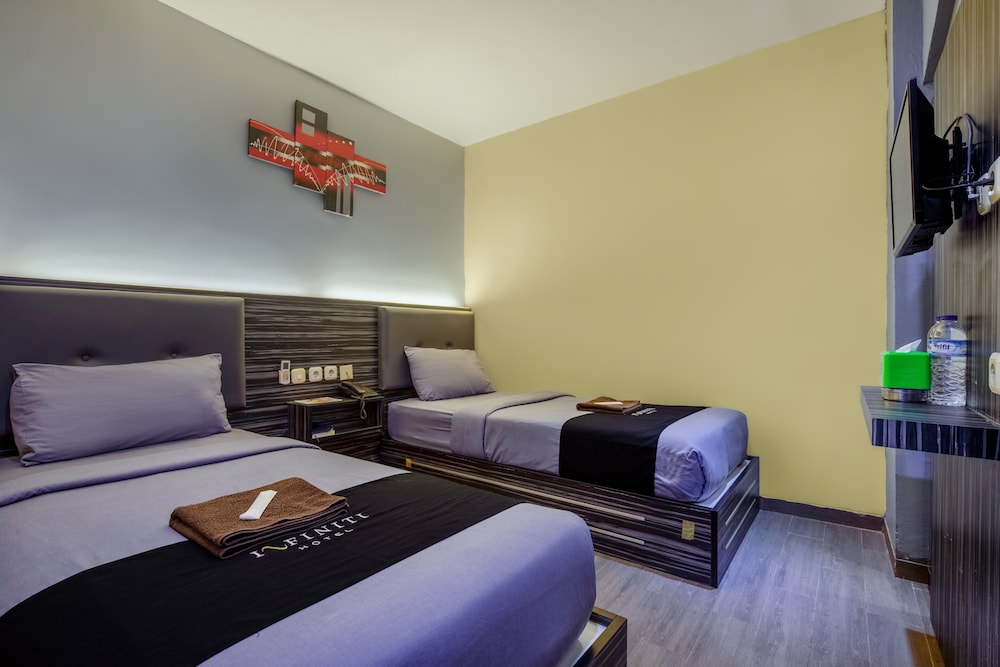 Infiniti Hotel 7/25