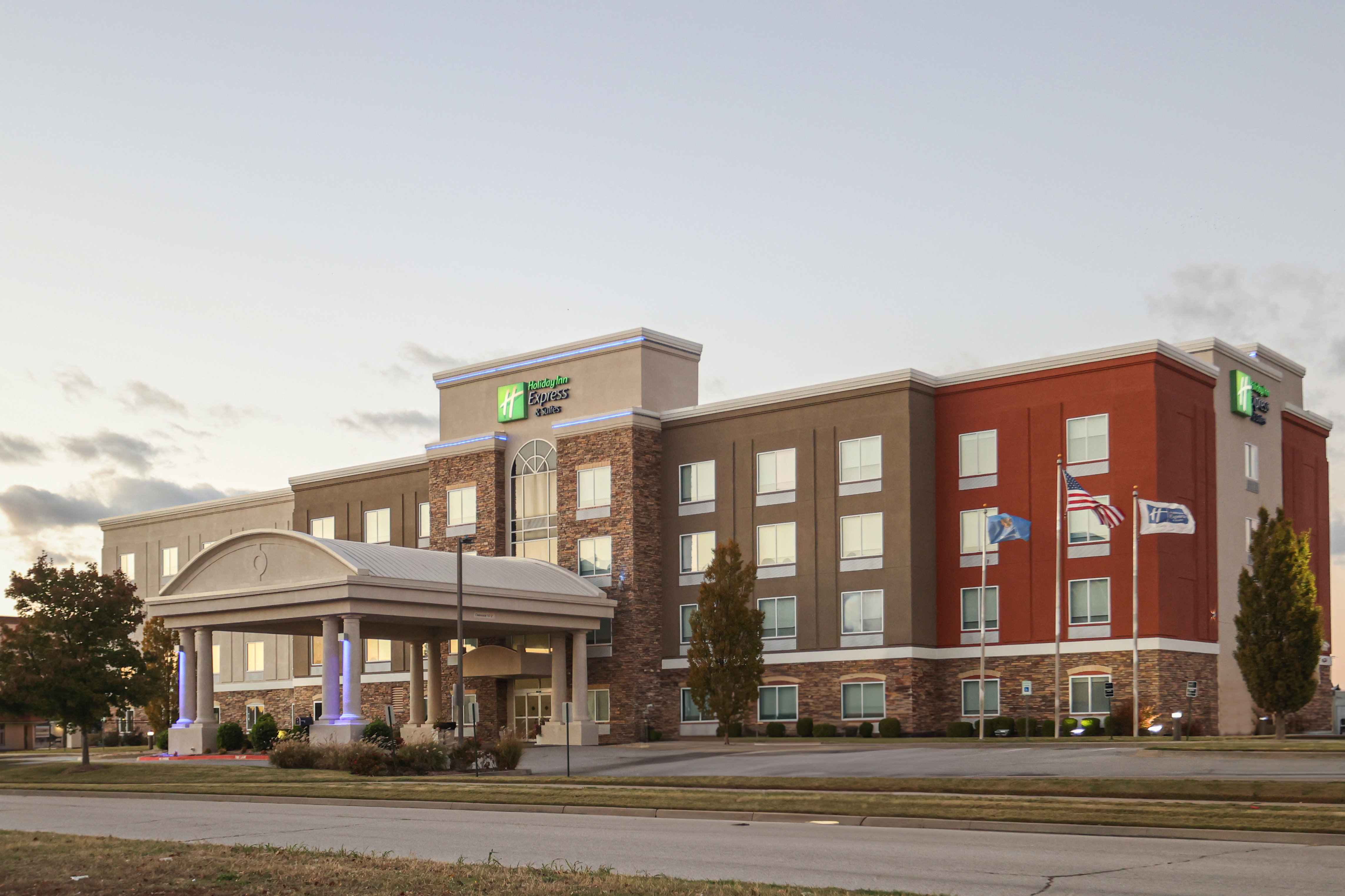 Holiday Inn Express Hotel & Suites Tulsa South Bixby 5/50