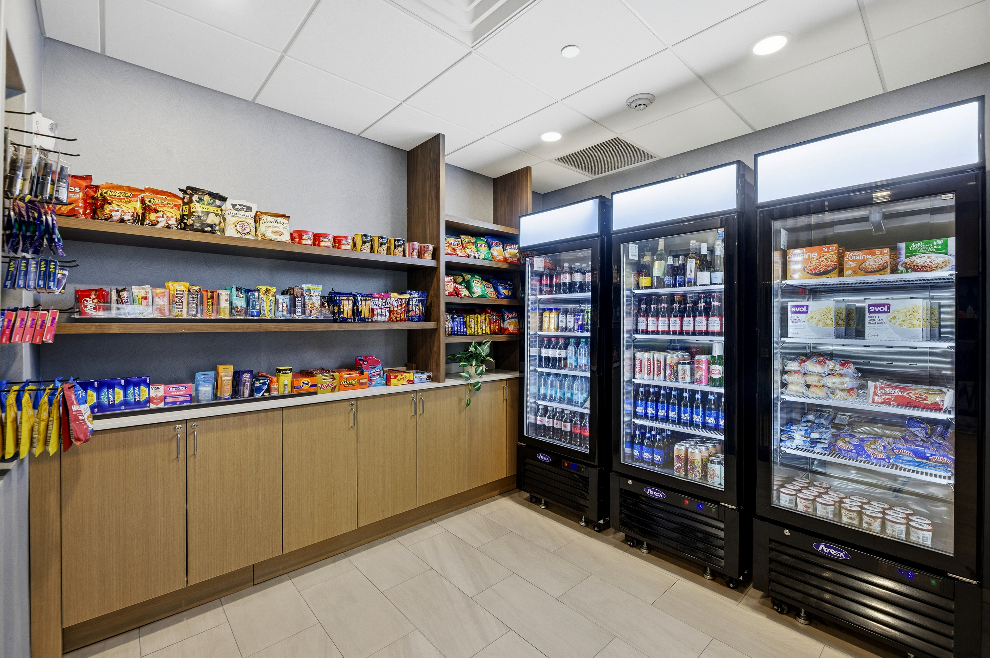 Holiday Inn Express & Suites Raleigh West - Lenovo Center 9/102