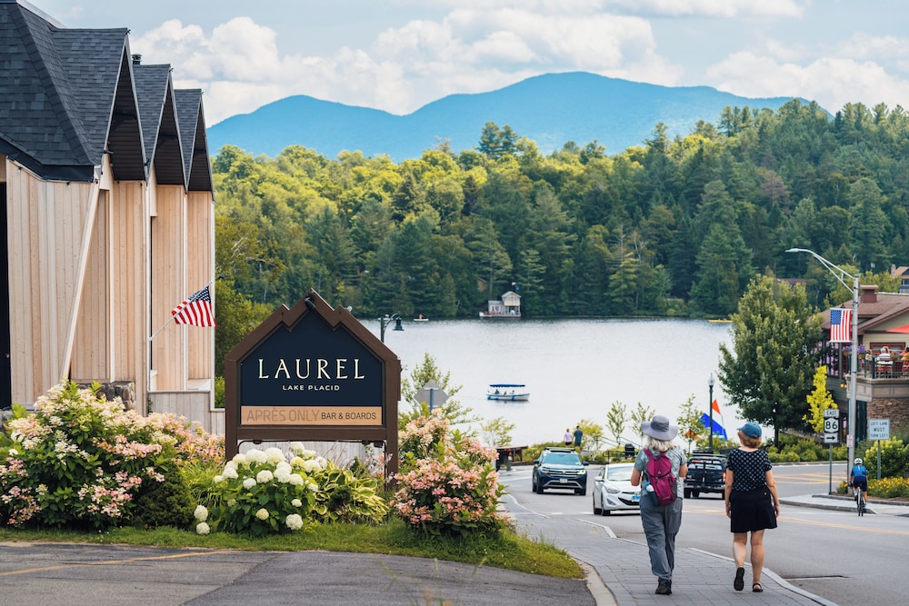 Laurel Lake Placid 38/44