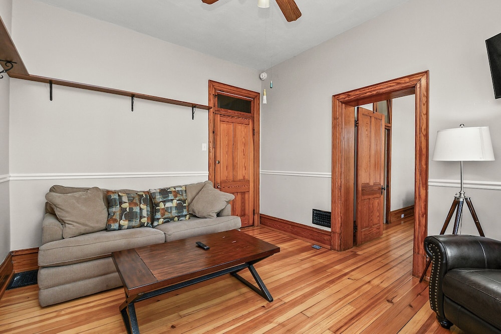 Captain Wohlt Inn Bed Breakfast 48/76