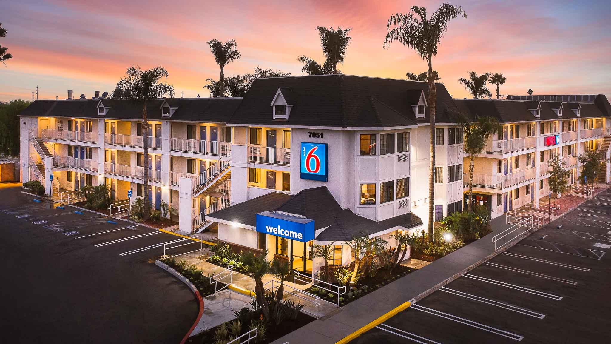 Motel6 Buena Park, CA - Knotts Berry Farm - Disneyland in BUENA PARK - CA