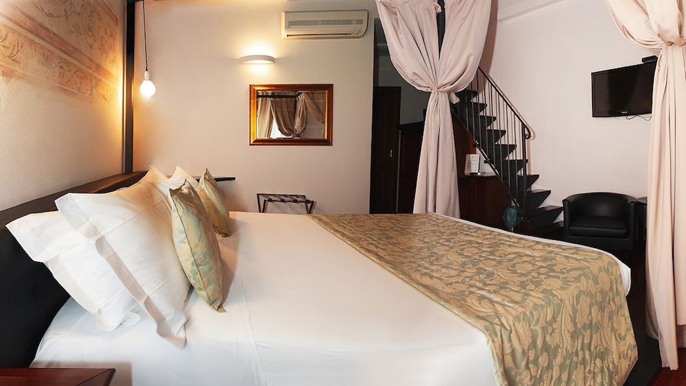 Relais Giulia 13/85