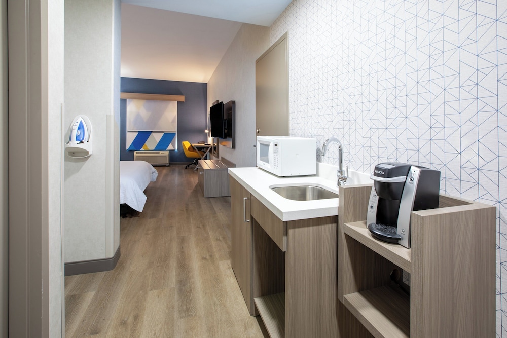 Holiday Inn Express & Suites Lathrop 54/61