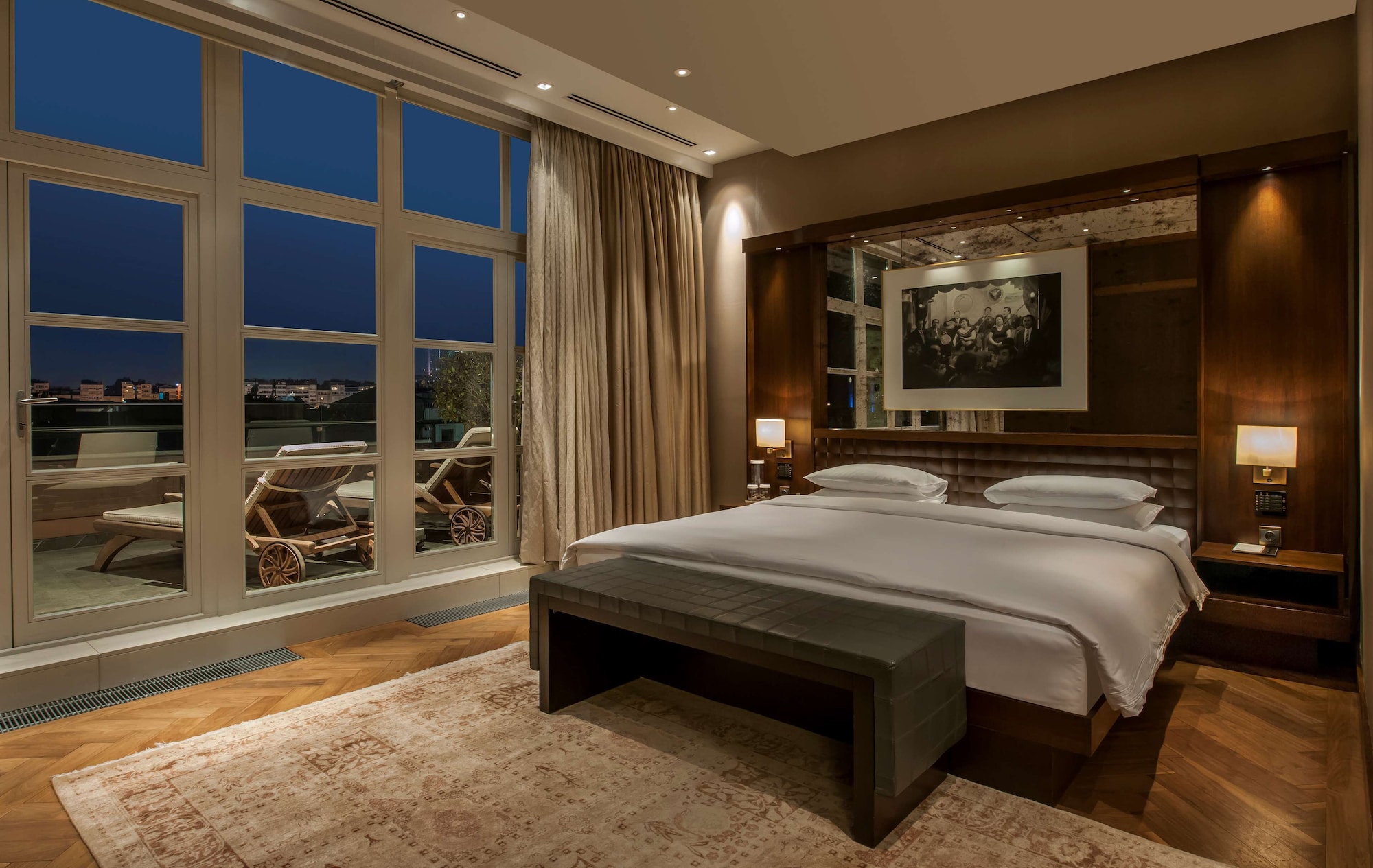 Diplomat, Suite, King Bed