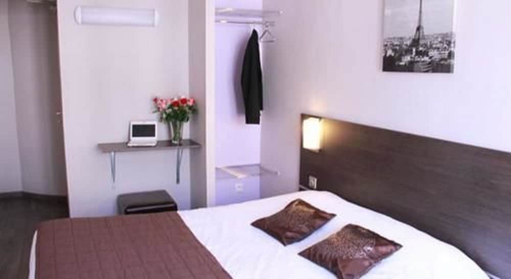 Jeff Hotel 24/60