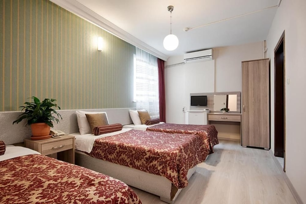 Dinar Hotel 25/43