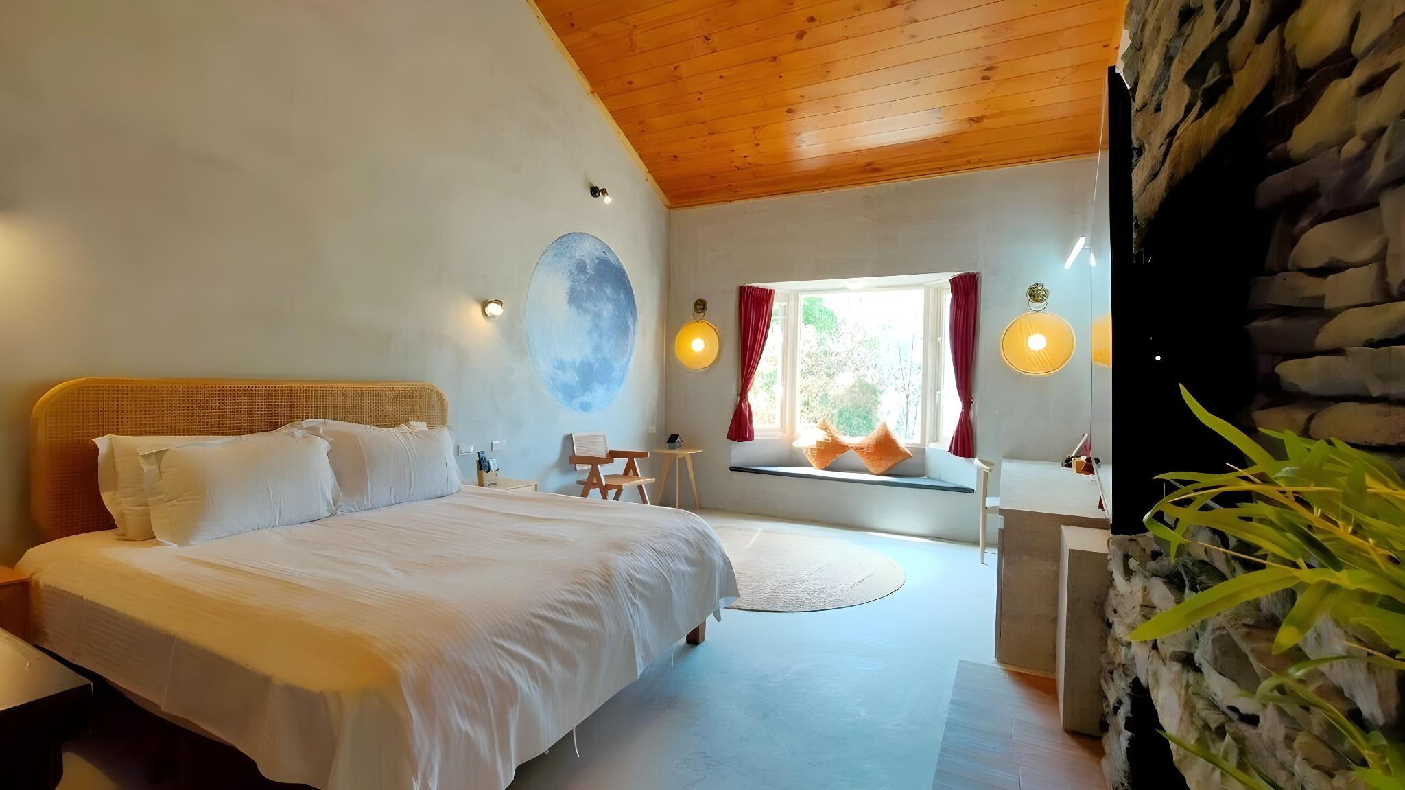 Gallery, Double Bed