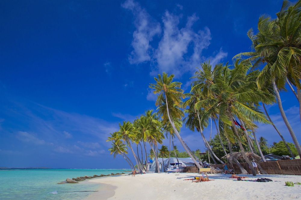 Kaani Beach Hotel 55/59