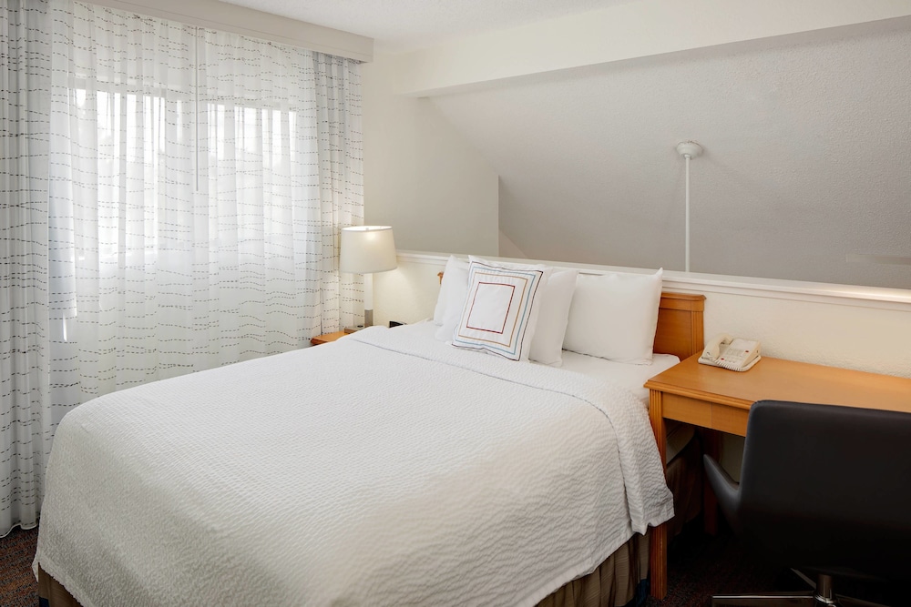 Residence Inn by Marriott Detroit Troy/Madison Heights 5/22