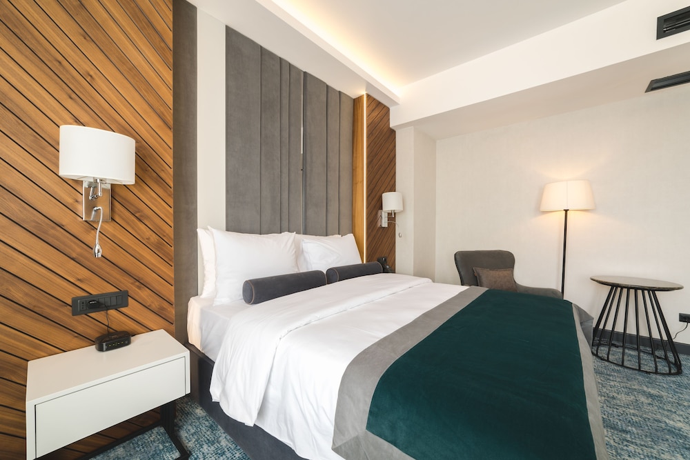Bristol Hotel Podgorica 25/62