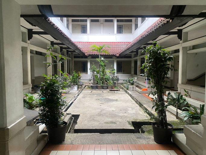 Griya Indah Hotel near Station Bandung 10/11