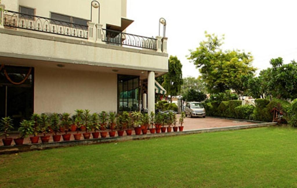 HOTEL BRIJWASI ROYAL 23/23