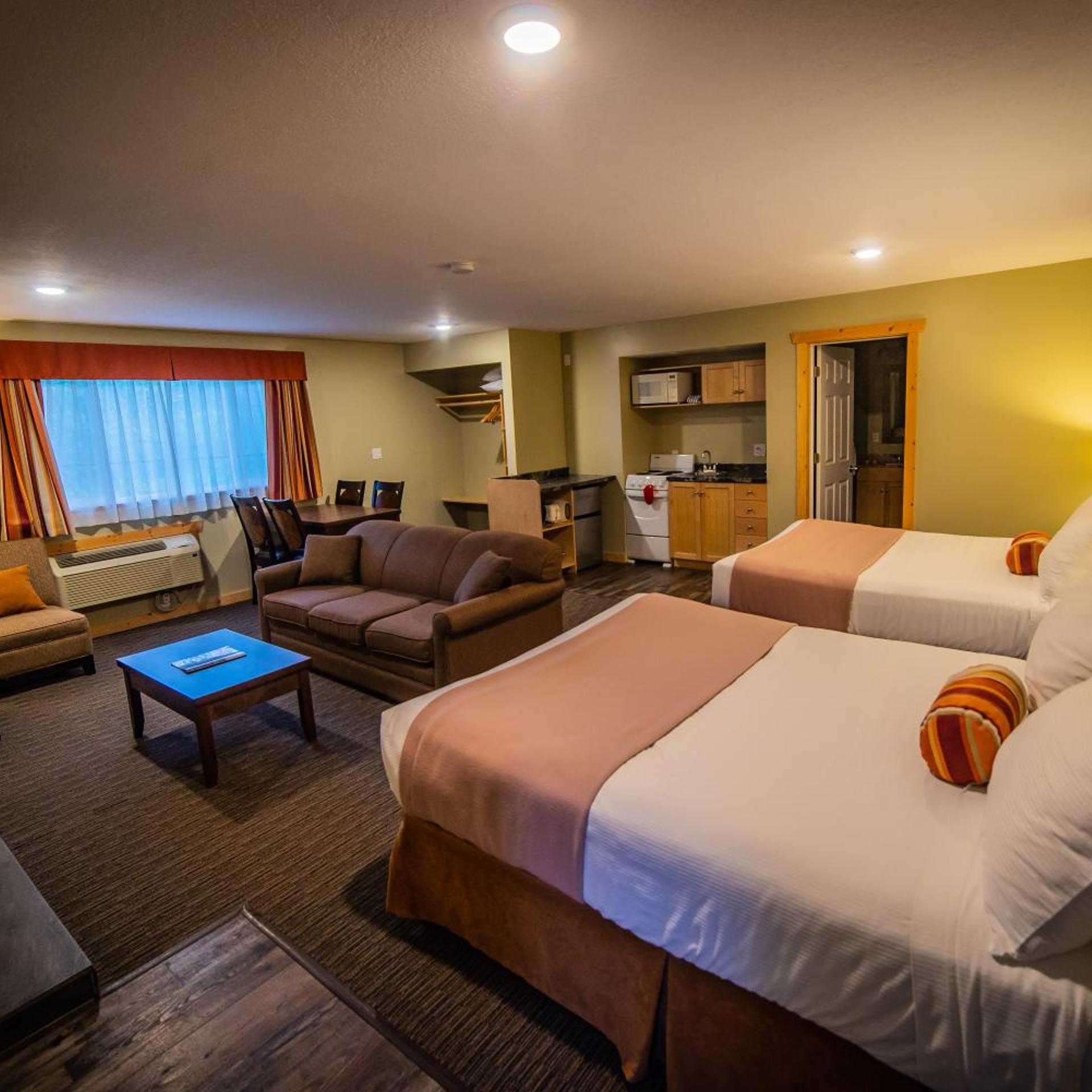Alpine Inn & Suites 4/50
