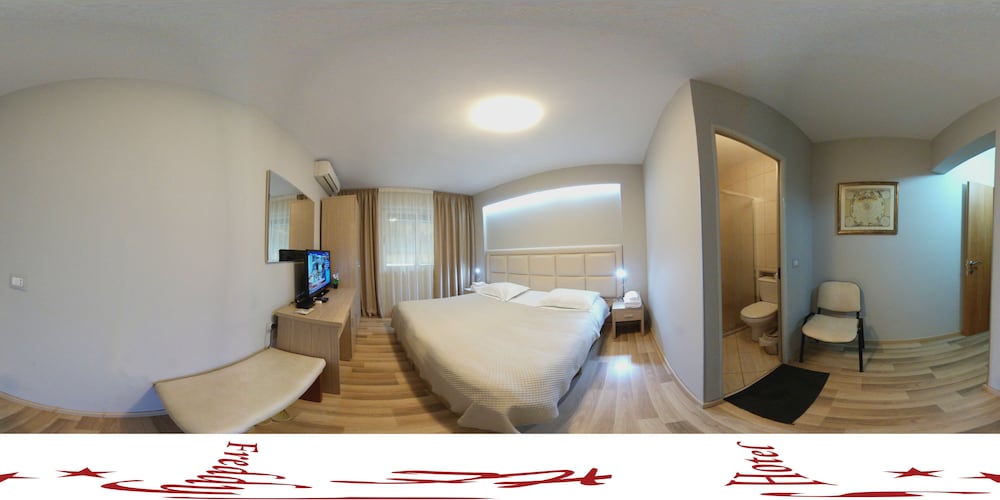 Freddy S Hotel 40/60