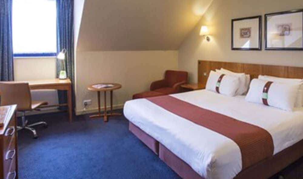 HOLIDAY INN LUTON-SOUTH M1 JCT 9 11/27