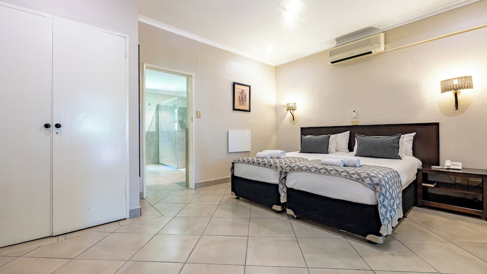 Hotel Numbi and Garden Suites 20/63