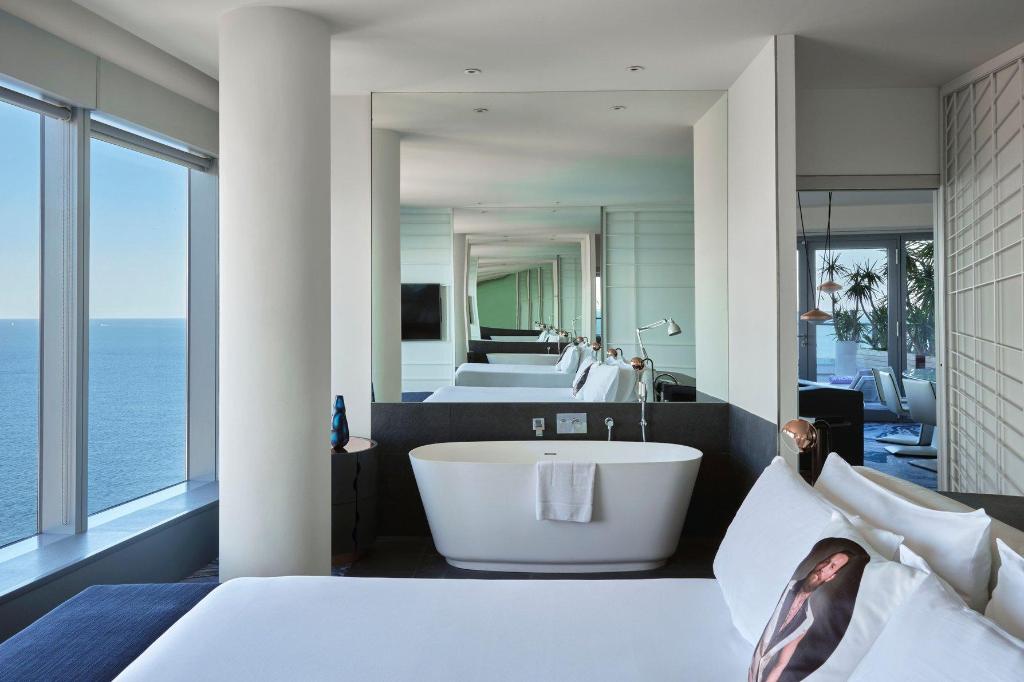On the Front, Suite, King Bed, Sea Front, Terrace, Accessible