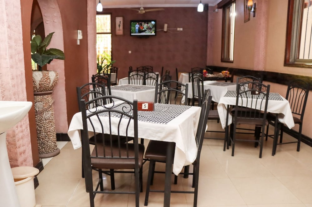 Darajani Hotel Ltd 26/50