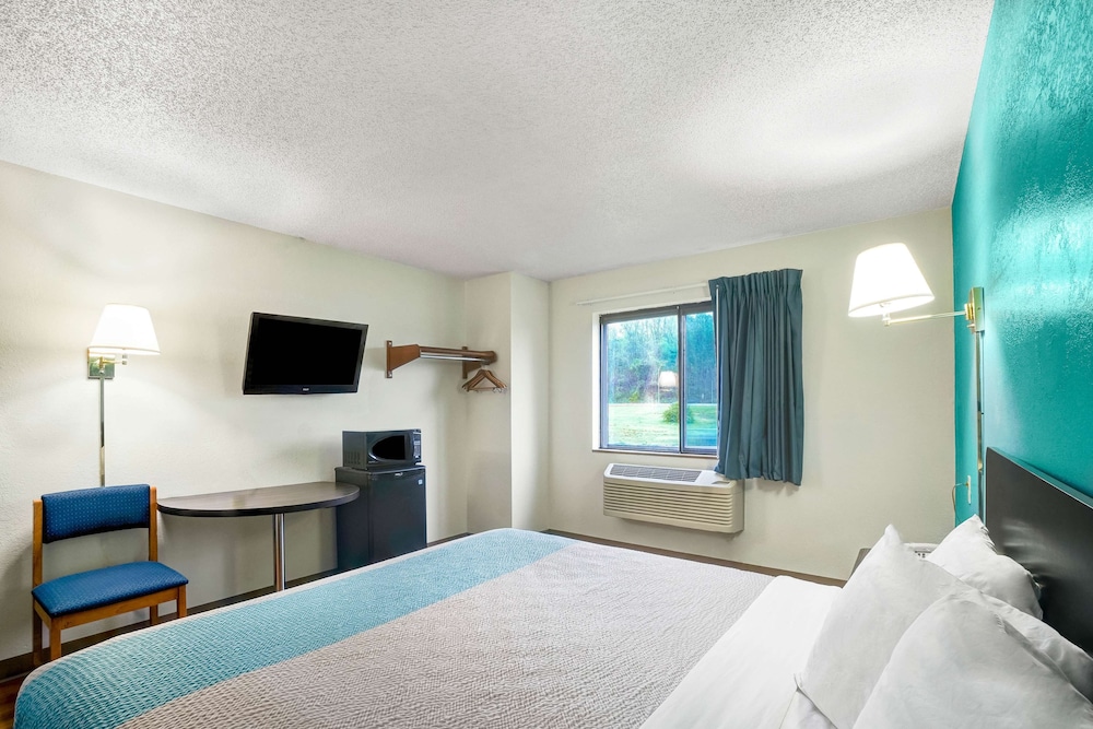Motel6 Montoursville, PA - Williamsport 20/36