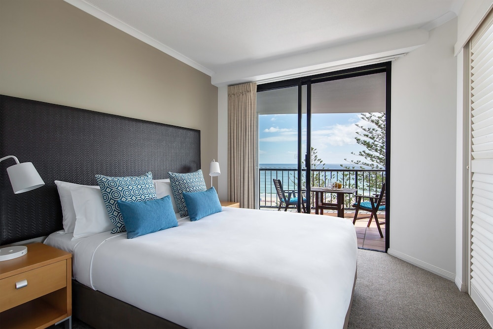 Mantra Coolangatta Beach 30/63