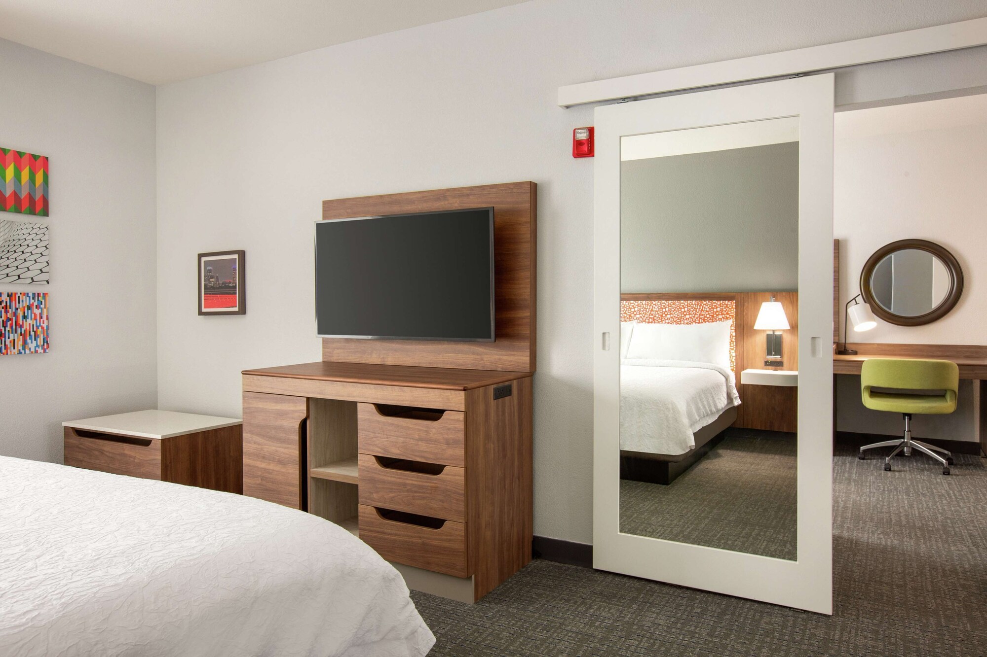 ROOM, KING BED, ACCESSIBLE