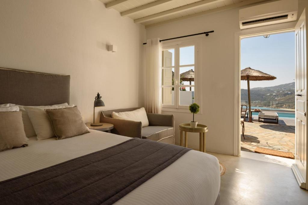 Junior Suite, Pool Front