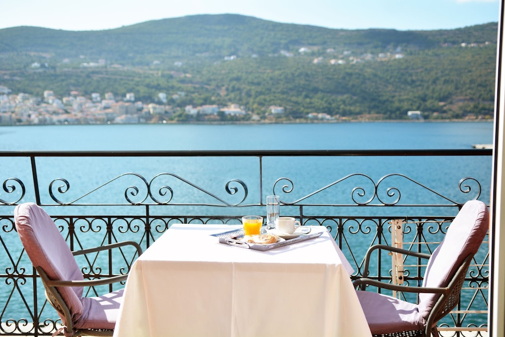 Samos City Hotel 28/69