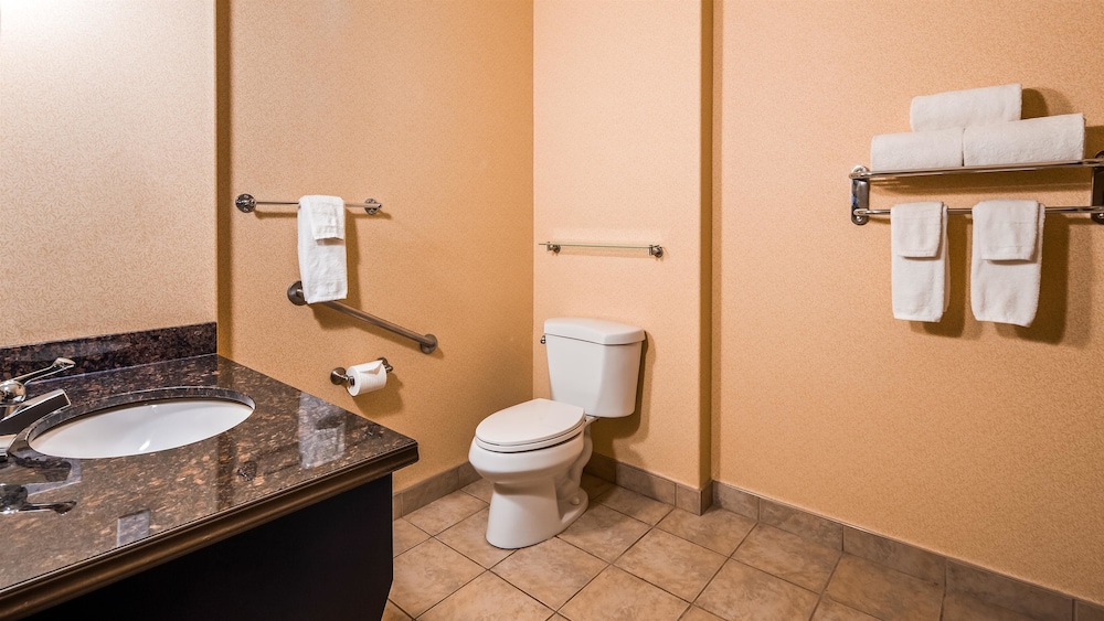 Best Western Estevan Inn & Suites 5/25
