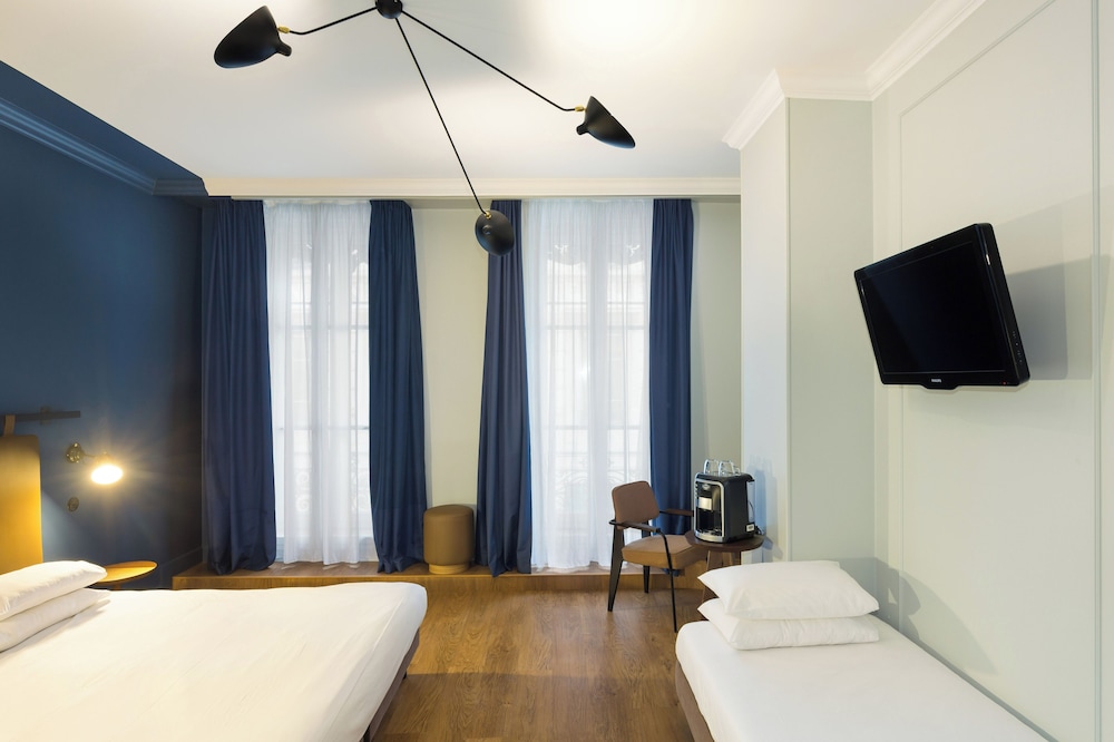 ROOM, TRIPLE
