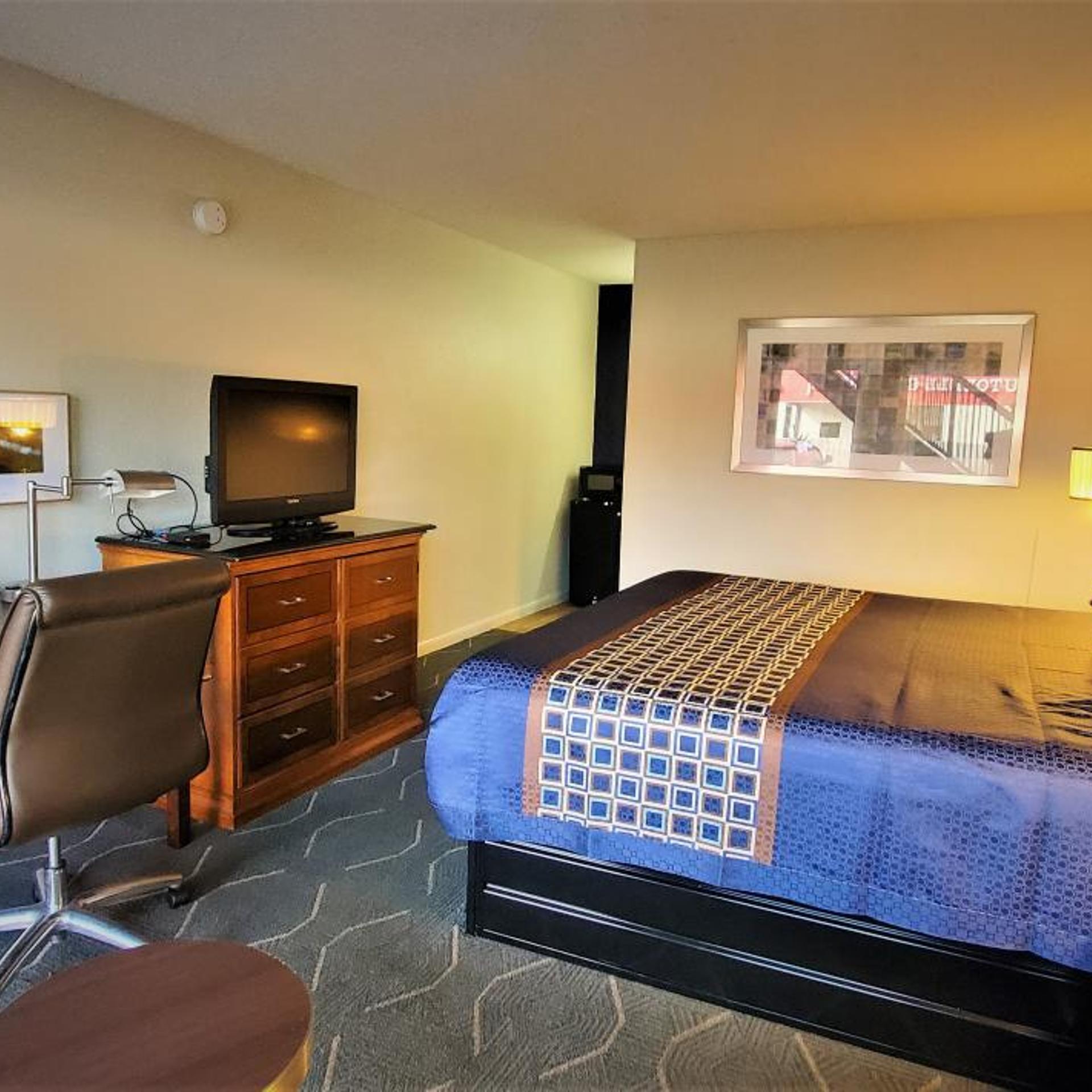 Travelodge Newport News 16/24