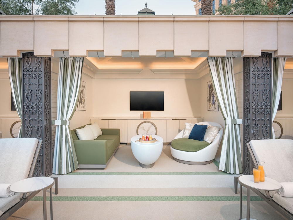 The Palazzo Prestige Club Lounge 57/68