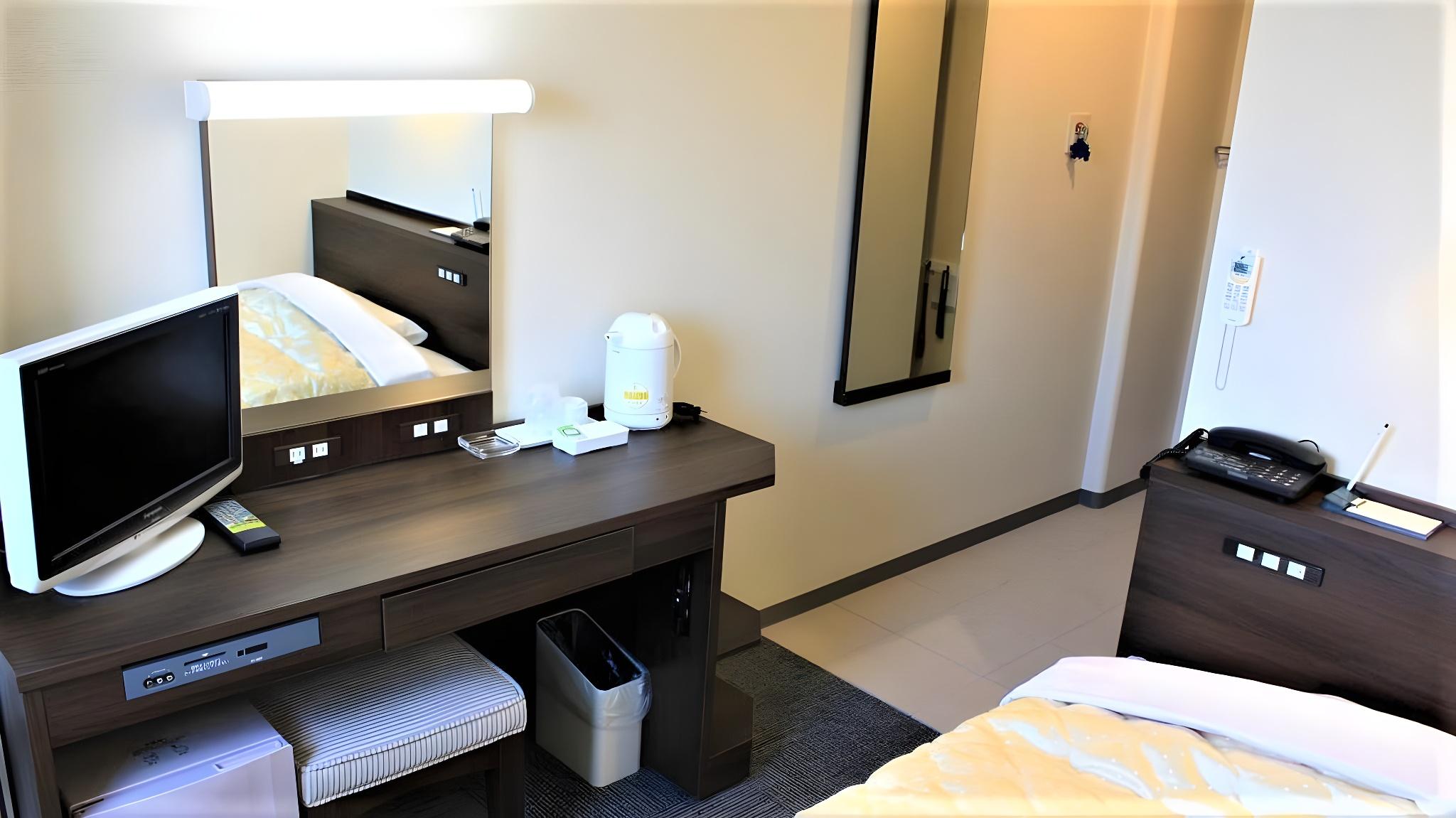 Semi Room, Single, Semi Double Bed, Smoking