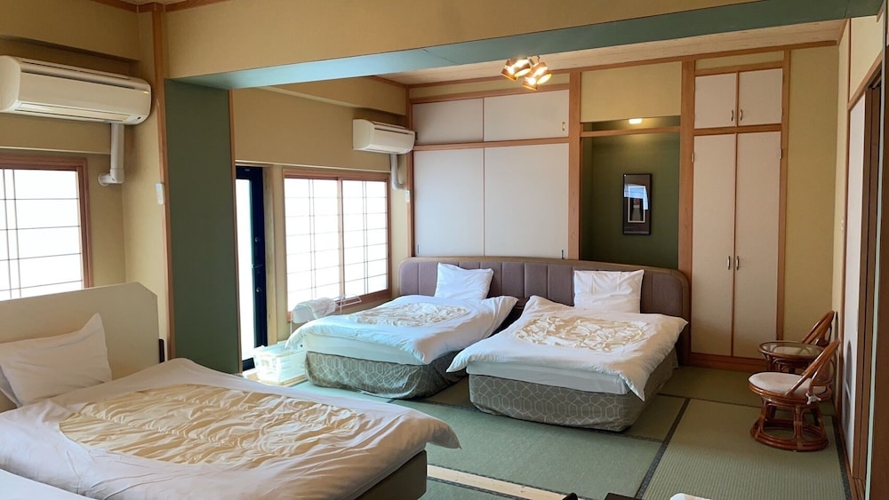 Minshuku Inn Shirahama Ekinoyado 11/66