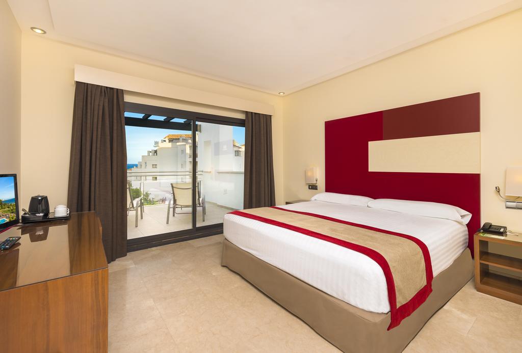 Room, Double or Twin Bed, Lateral Side Sea View