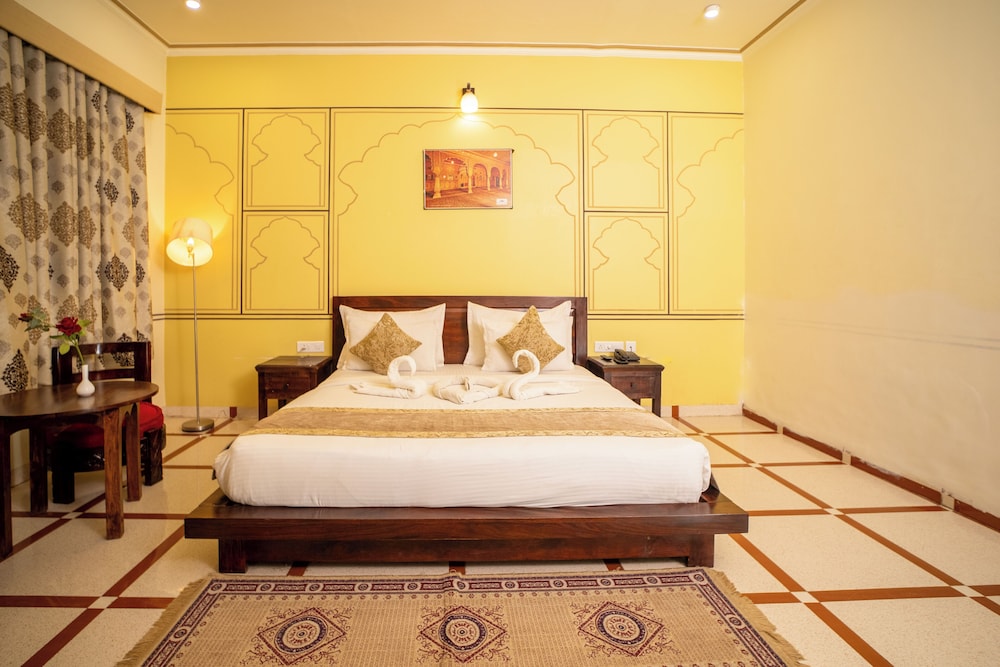 Hotel Laxmi Niwas 18/62