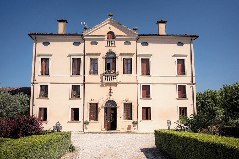 Villa Bongiovanni 1/44