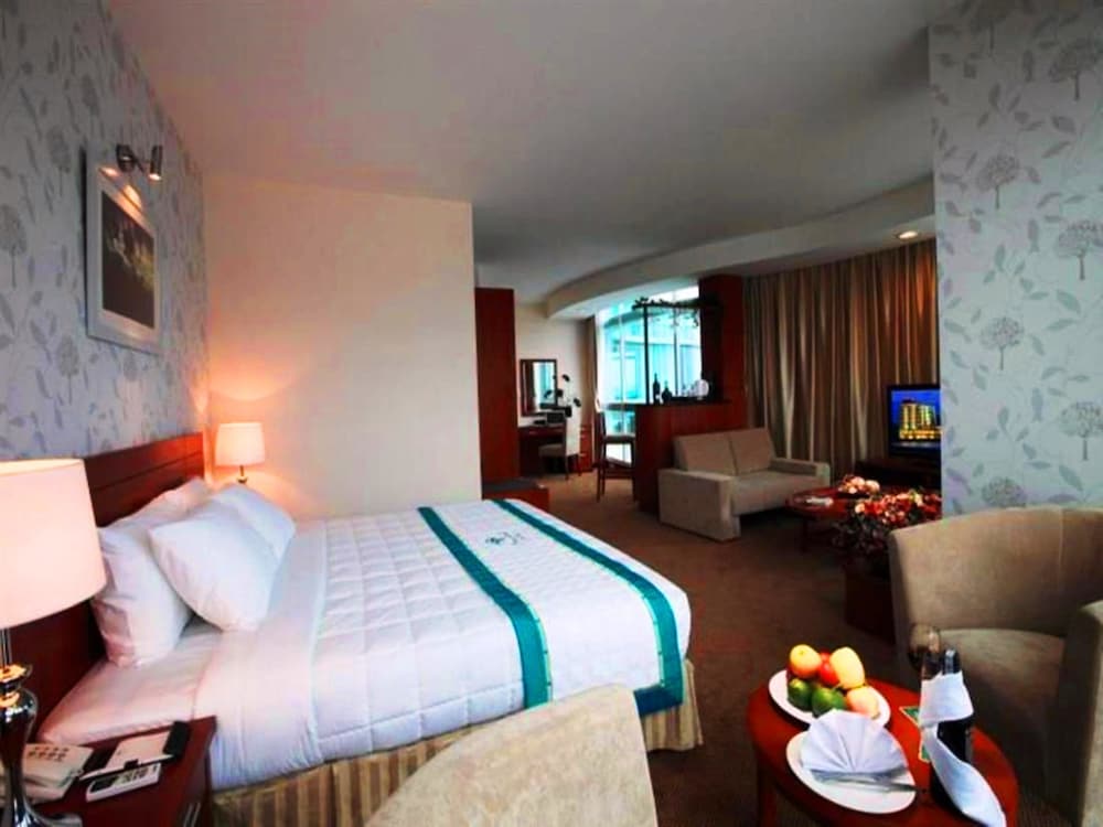 River Hotel 14/79