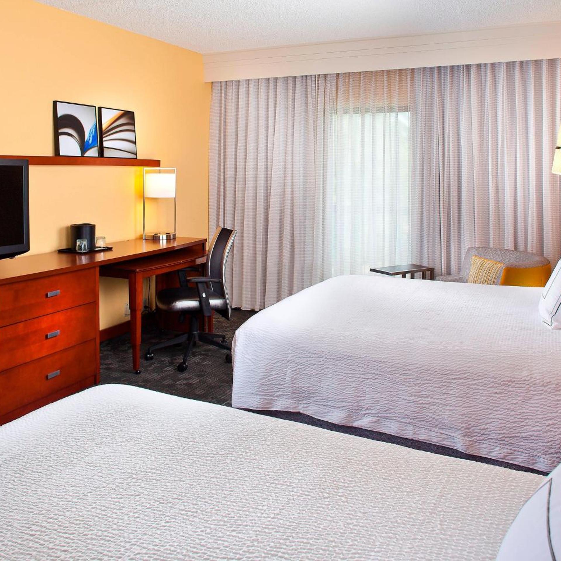 Room, 2 Double Beds, Bathtub, Accessible